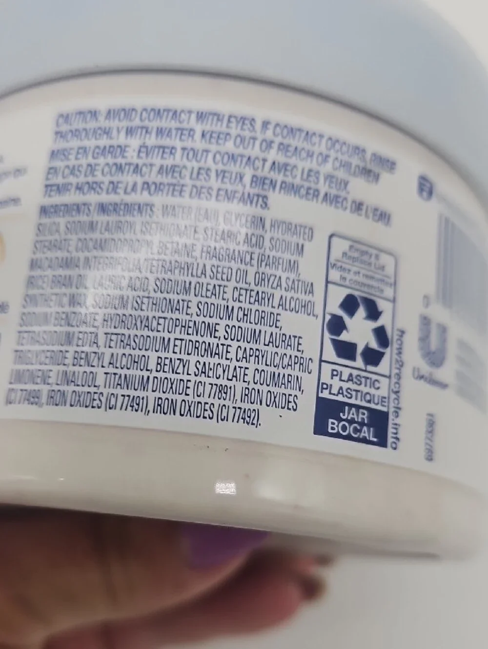 Dove Crushed Macadamia & Rice Milk Body Scrub - Light Blue